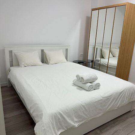 Catedral Apartment Букурещ Екстериор снимка