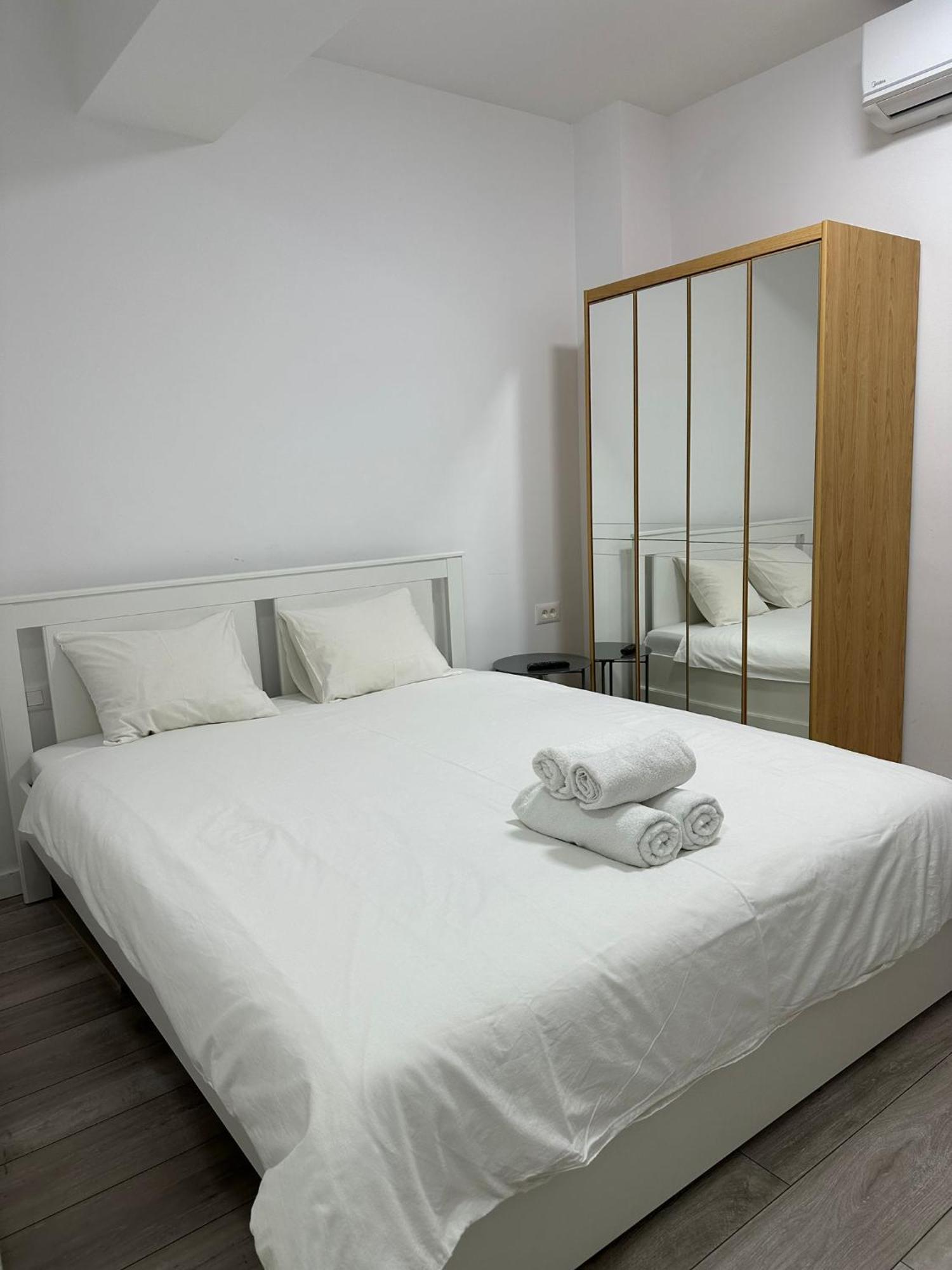Catedral Apartment Букурещ Екстериор снимка